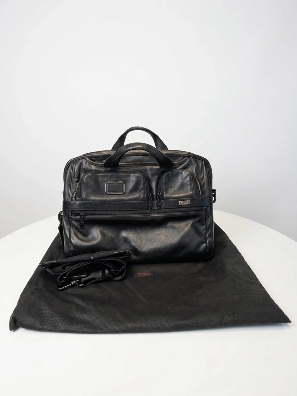 Tumi Alpha 2 Napa Leather Laptop Bag 96516D2 With Dust Bag and Shoulder Strap